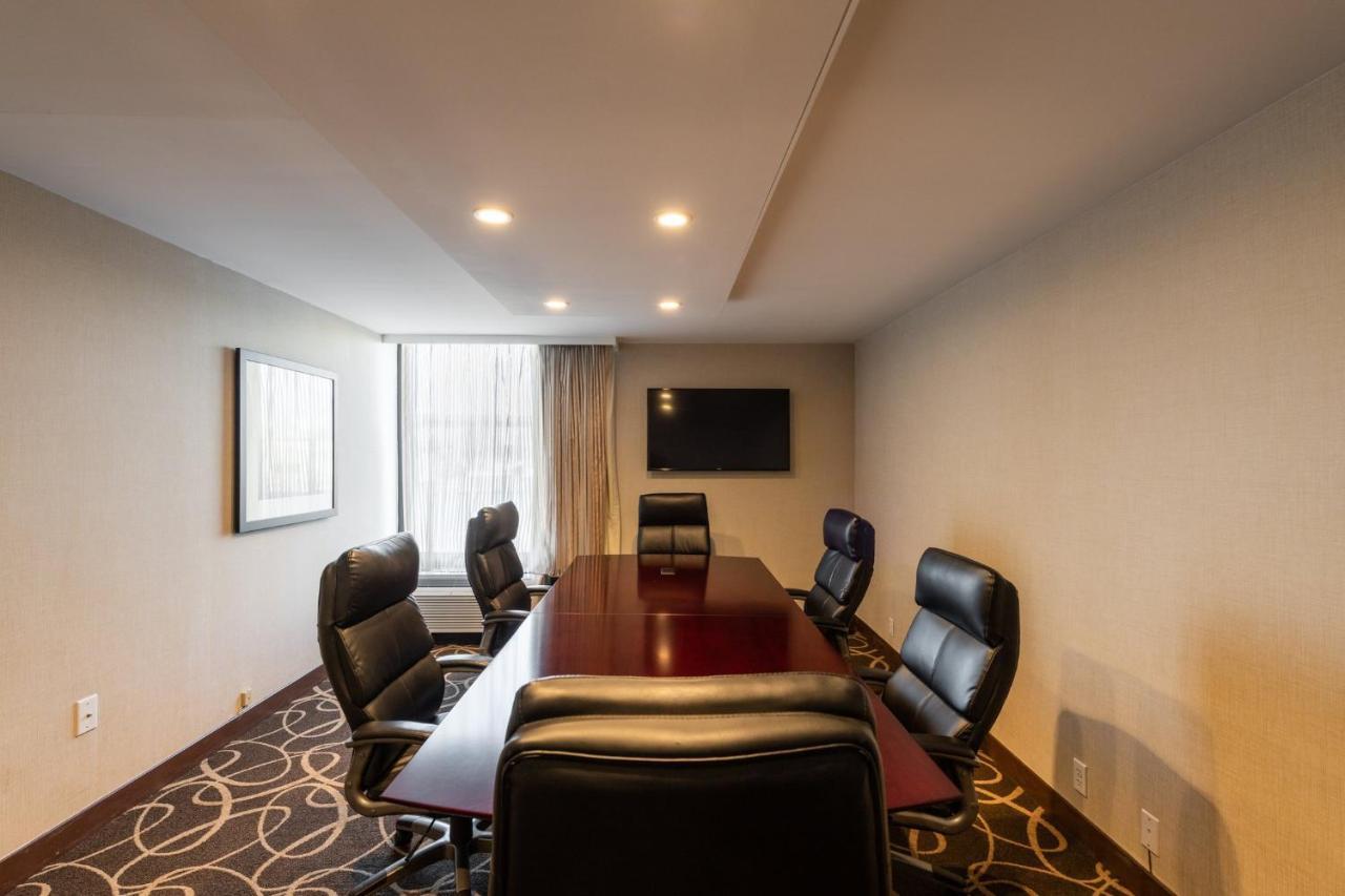 Crowne Plaza Newark Airport By Ihg Hotel Elizabeth Eksteriør billede